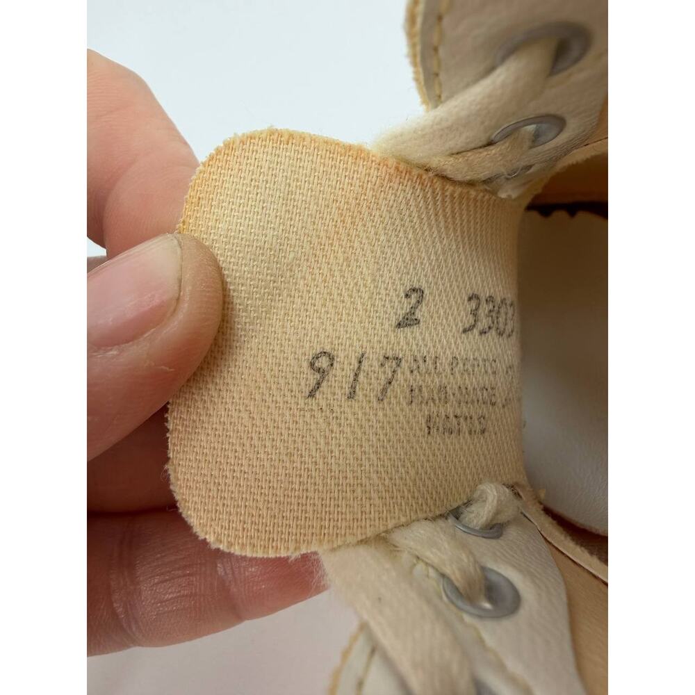 Vintage Baby Shoes White Leather Lace Up Infant Size 2 USA Made - Picture 6 of 11